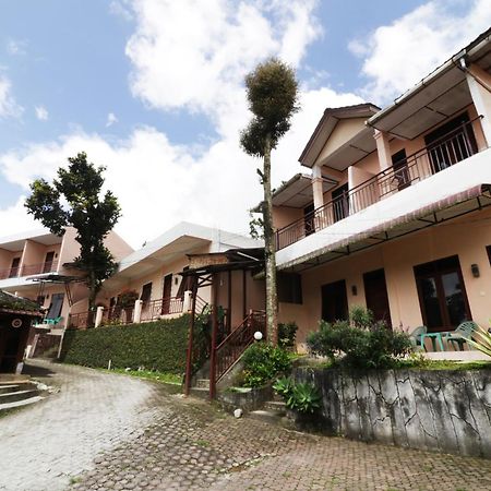 Villa Keluarga Bre Batunanggar Berastagi Exteriér fotografie