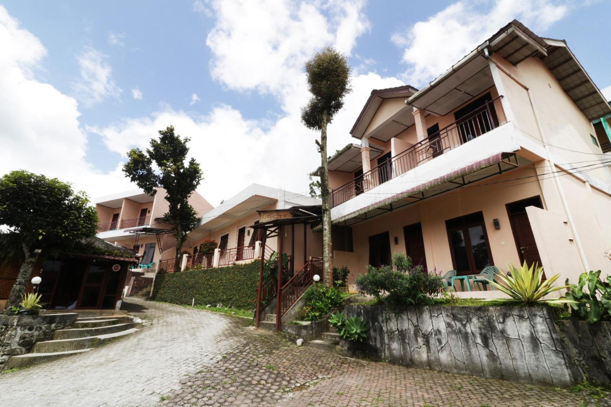 Villa Keluarga Bre Batunanggar Berastagi Exteriér fotografie